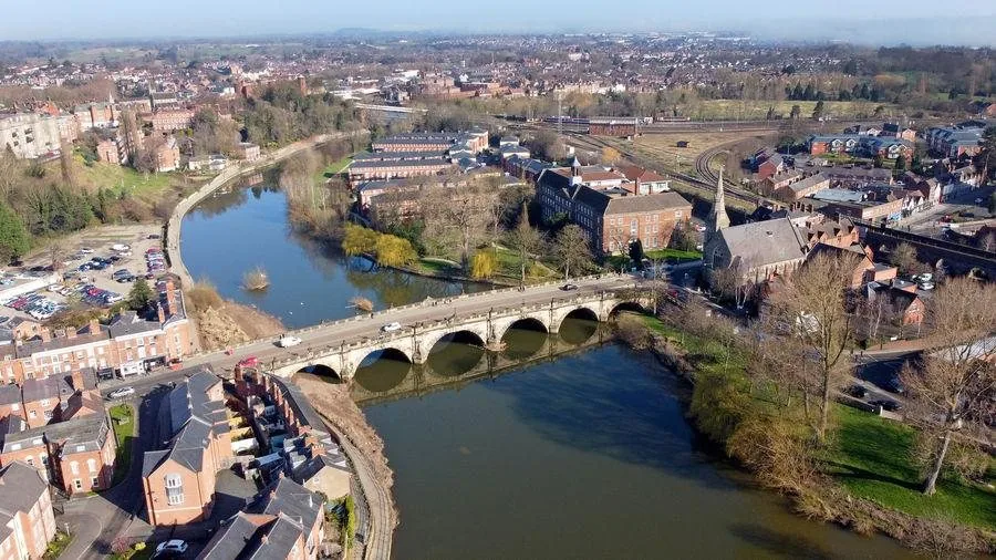 Aerial view of Shrewsbury town centre and the English Bridge over the River Severn
